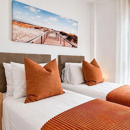 아파트 Premium Extended-stay 2-bed In 에스테포나